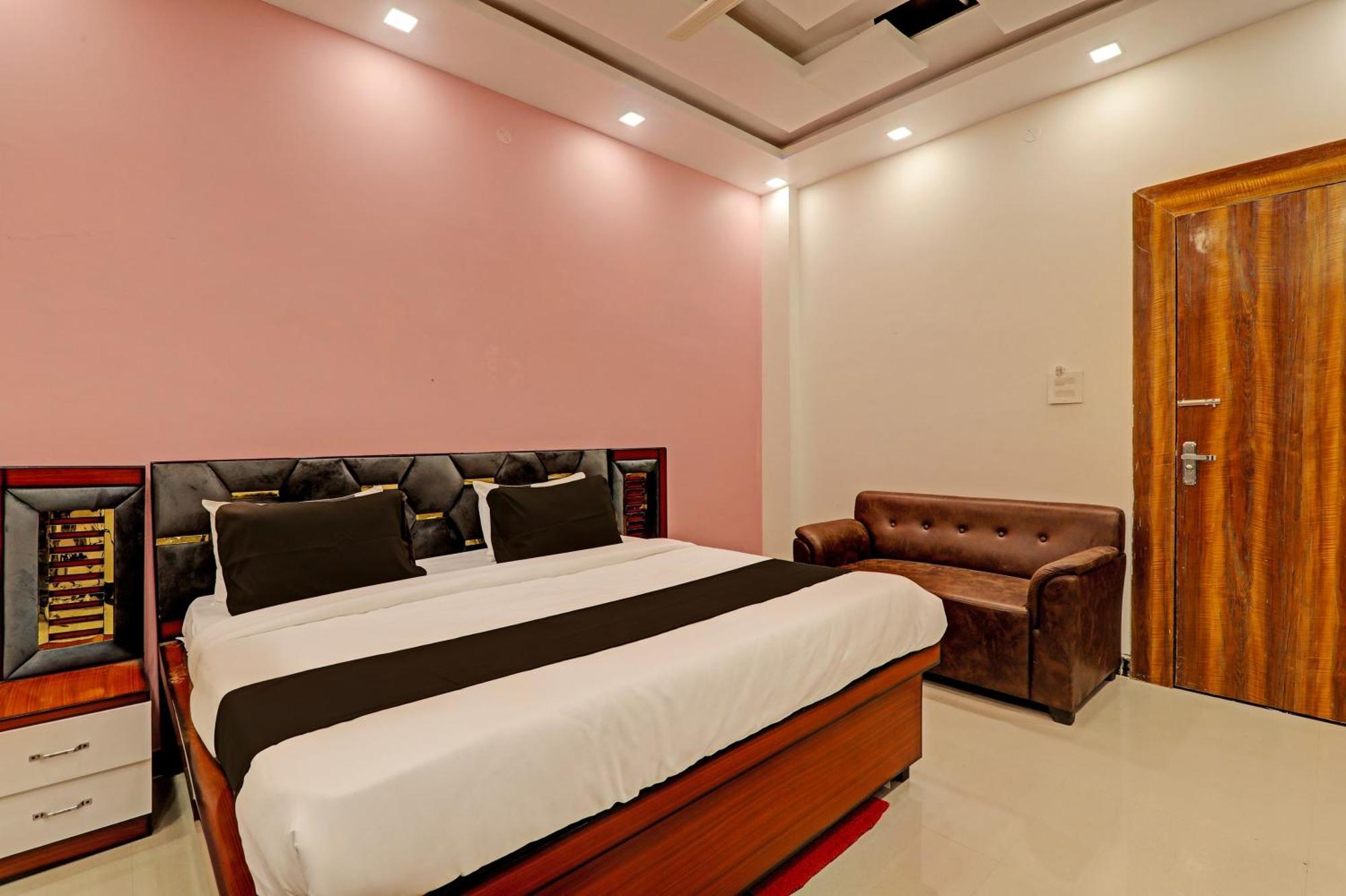 Hotel O Awadh International Bela Pratapgarh Exteriör bild