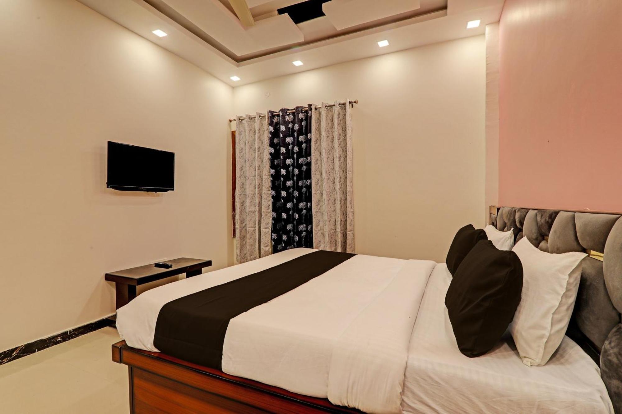 Hotel O Awadh International Bela Pratapgarh Exteriör bild