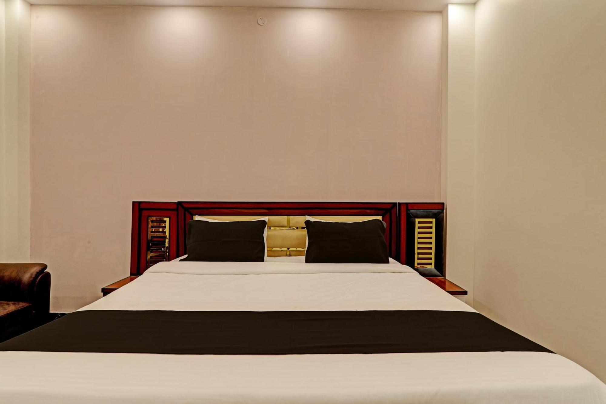 Hotel O Awadh International Bela Pratapgarh Exteriör bild