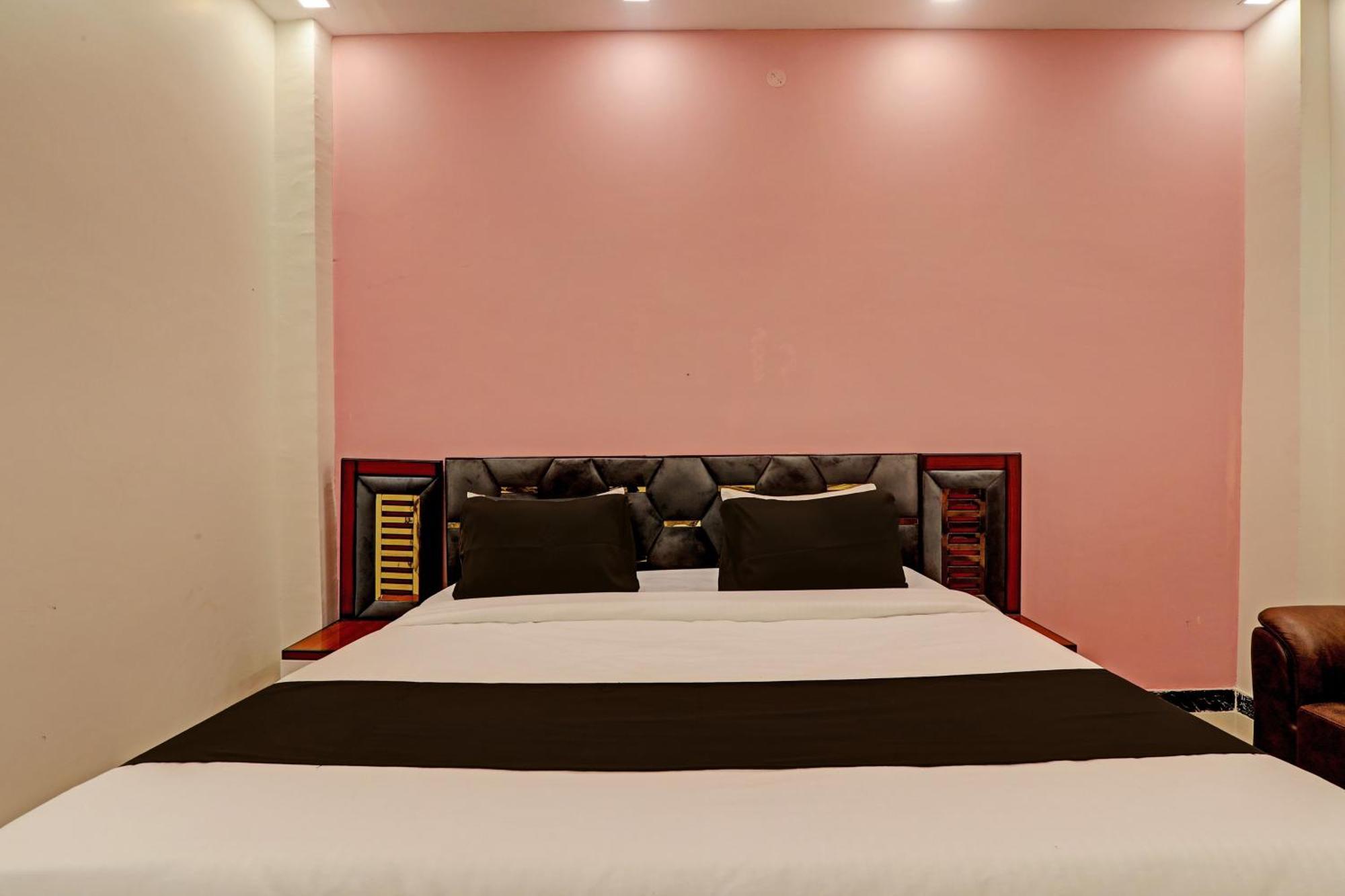 Hotel O Awadh International Bela Pratapgarh Exteriör bild