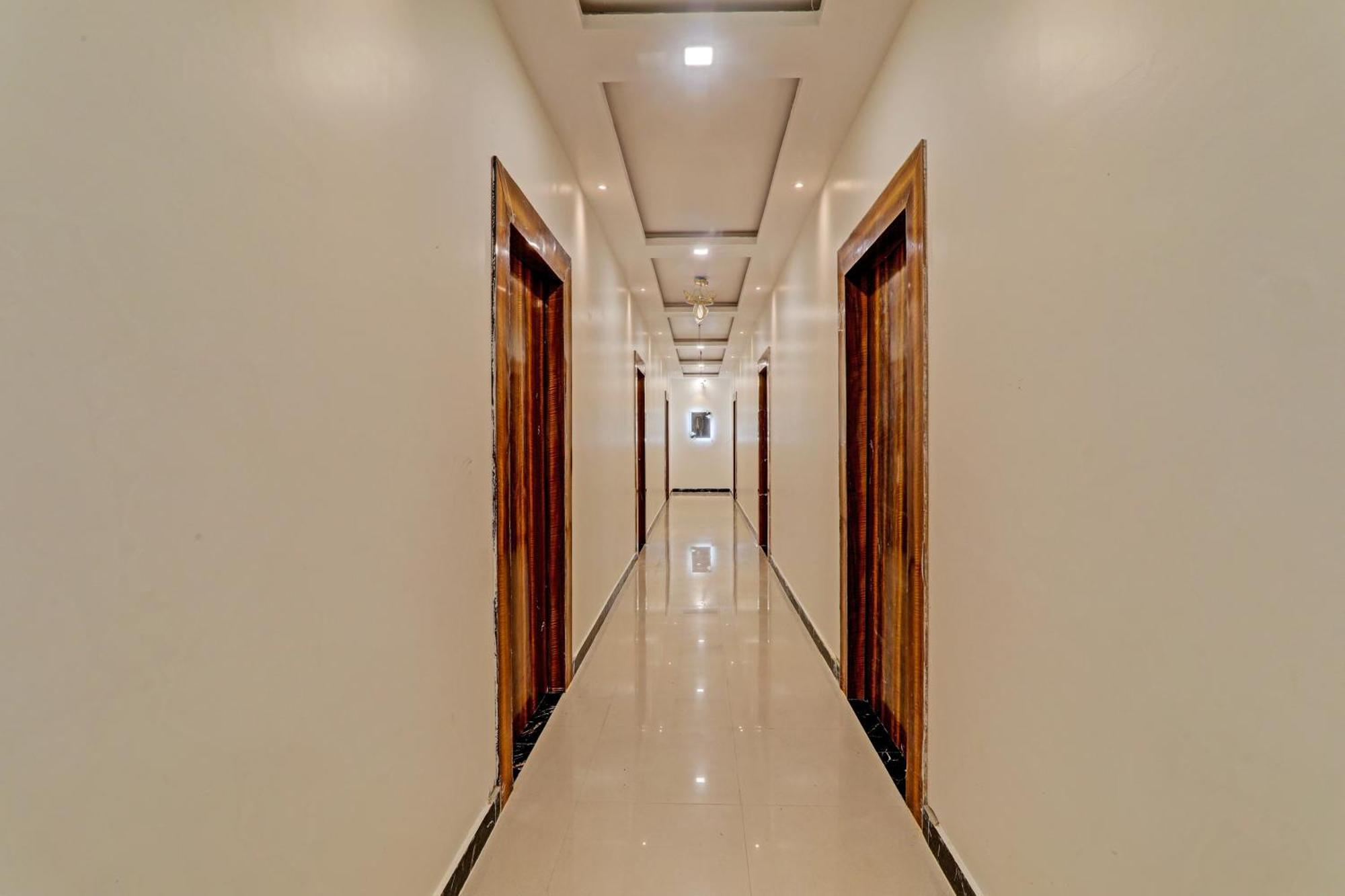 Hotel O Awadh International Bela Pratapgarh Exteriör bild