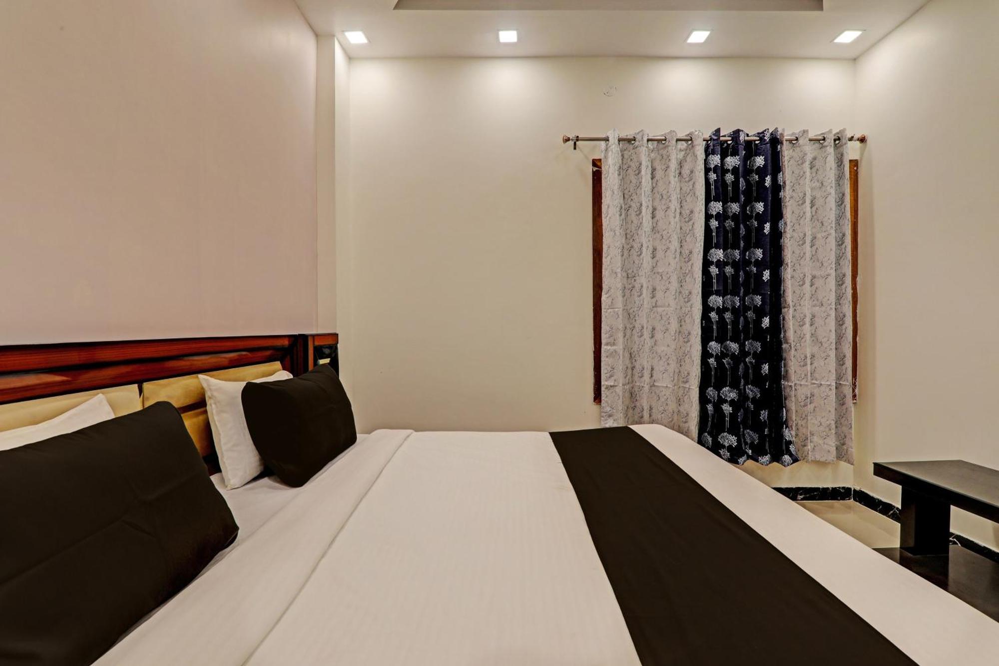 Hotel O Awadh International Bela Pratapgarh Exteriör bild